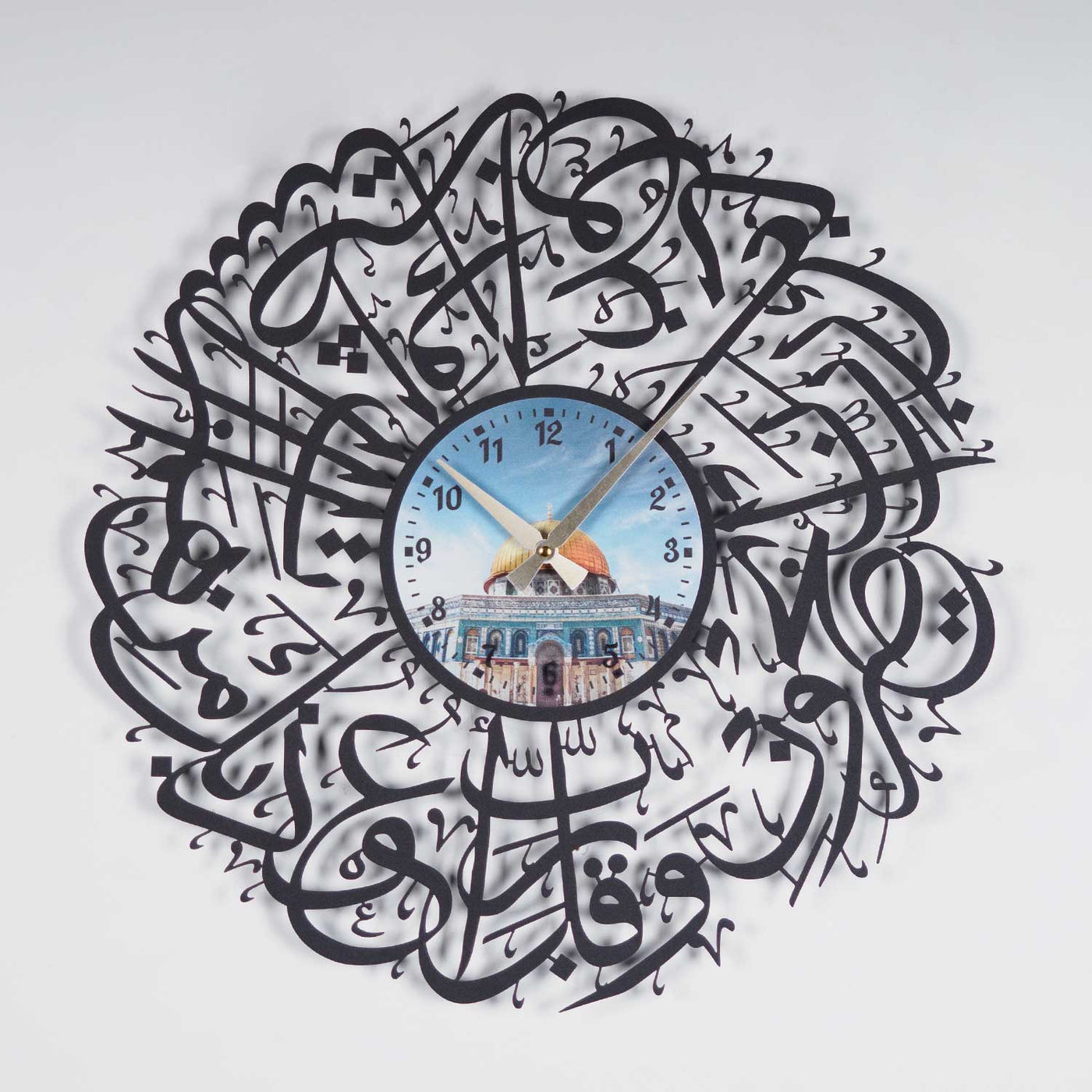 {وَقُلْ رَّبِّ أَعُوذُ بِكَ مِنْ هَمَزَاتِ ٱلشَّياطِينِ} ساعة الحائط الإسلامية المعدنية للمسجد الأقصى - WAMS019